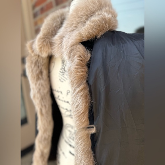 L/XL Black Fox Fur Jacket Puffer Style w/ Amber Fox Trim Real Genuine Fur - Picture 11 of 11